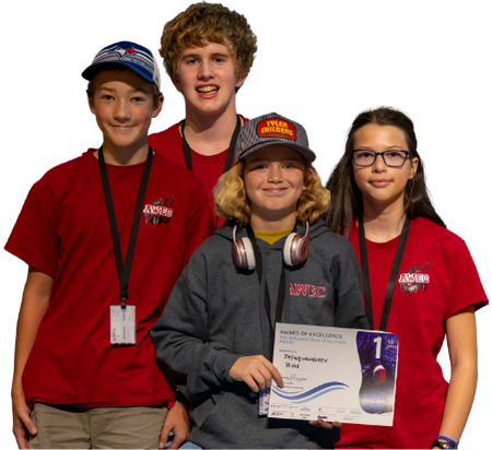 Photo d'une équipe Bleu Brillant recevant un prix